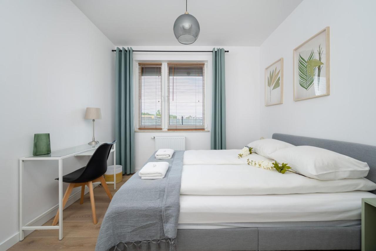 Miedziana 6 & 18 Apartment With Free Garage Wroclaw By Renters Exterior foto