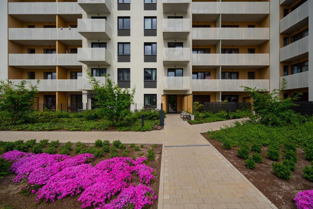 Miedziana 6 & 18 Apartment With Free Garage Wroclaw By Renters Exterior foto