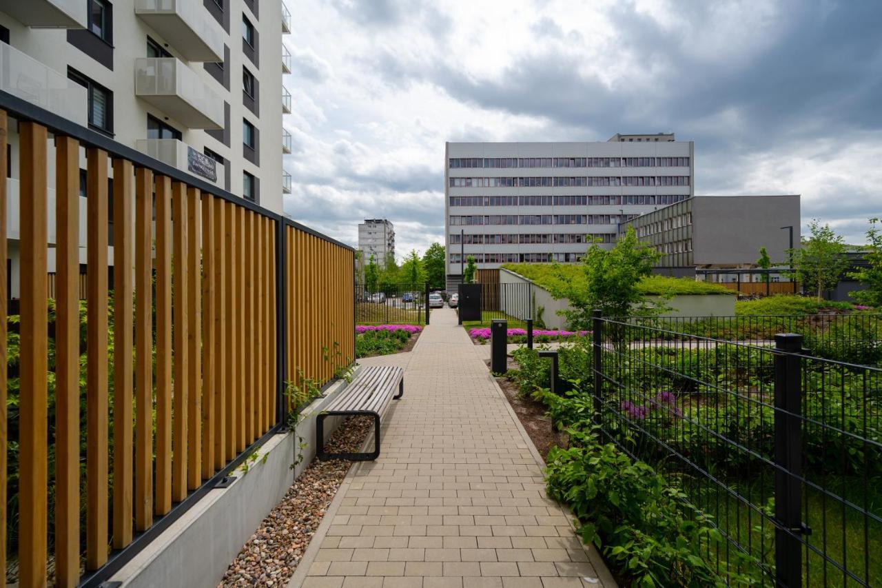 Miedziana 6 & 18 Apartment With Free Garage Wroclaw By Renters Exterior foto