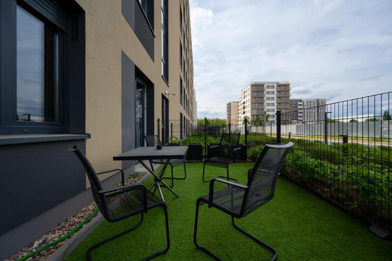 Miedziana 6 & 18 Apartment With Free Garage Wroclaw By Renters Exterior foto