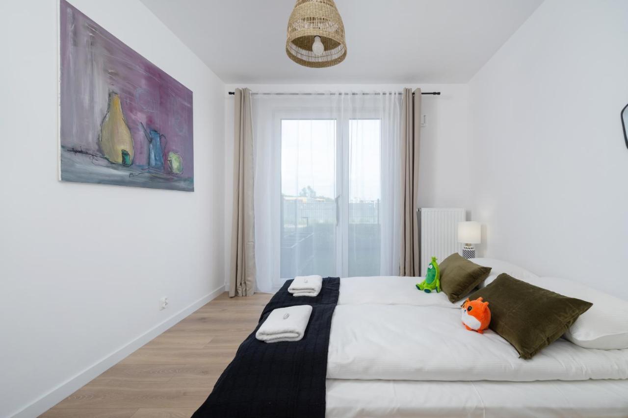 Miedziana 6 & 18 Apartment With Free Garage Wroclaw By Renters Exterior foto