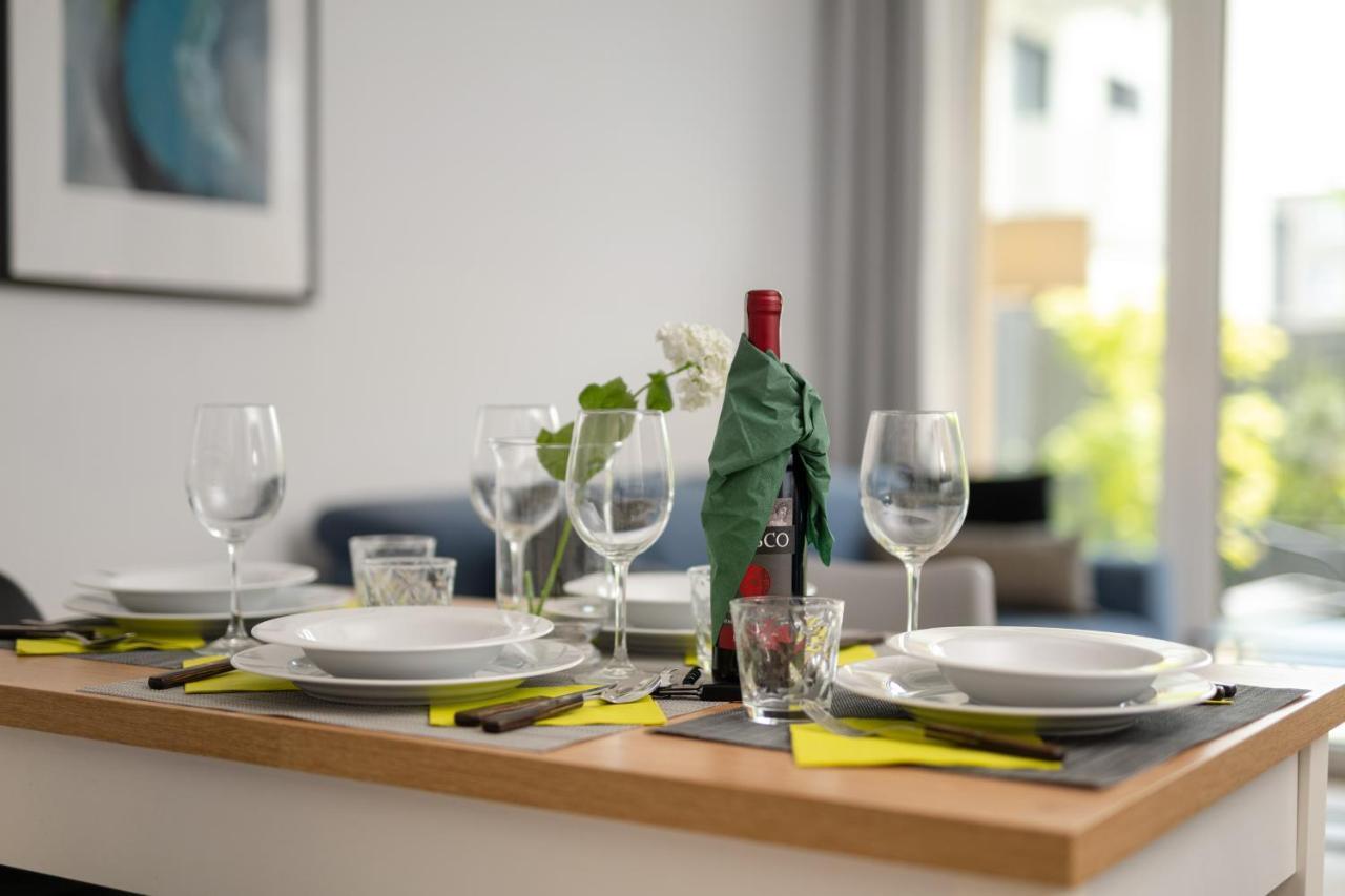 Miedziana 6 & 18 Apartment With Free Garage Wroclaw By Renters Exterior foto