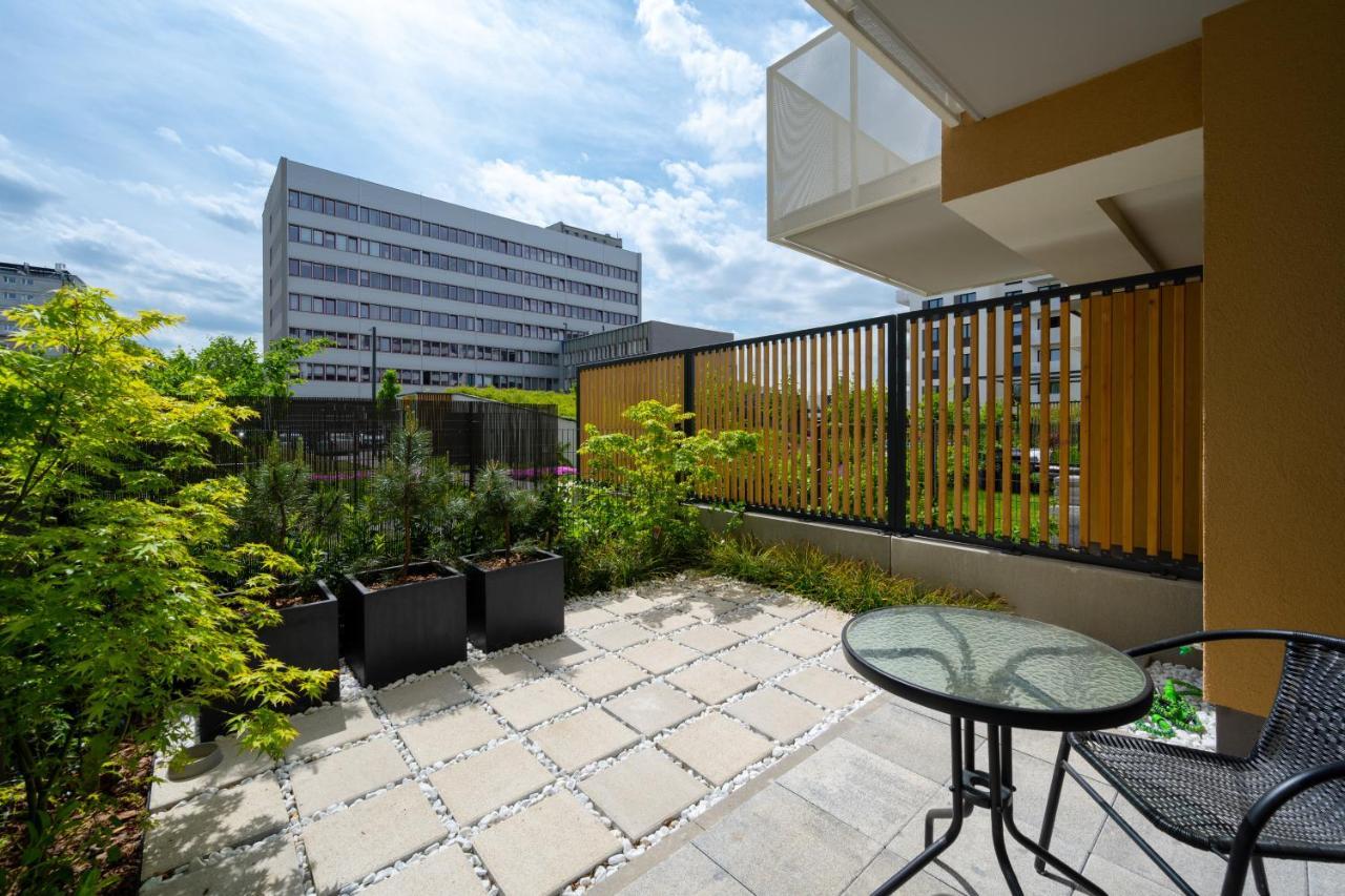Miedziana 6 & 18 Apartment With Free Garage Wroclaw By Renters Exterior foto