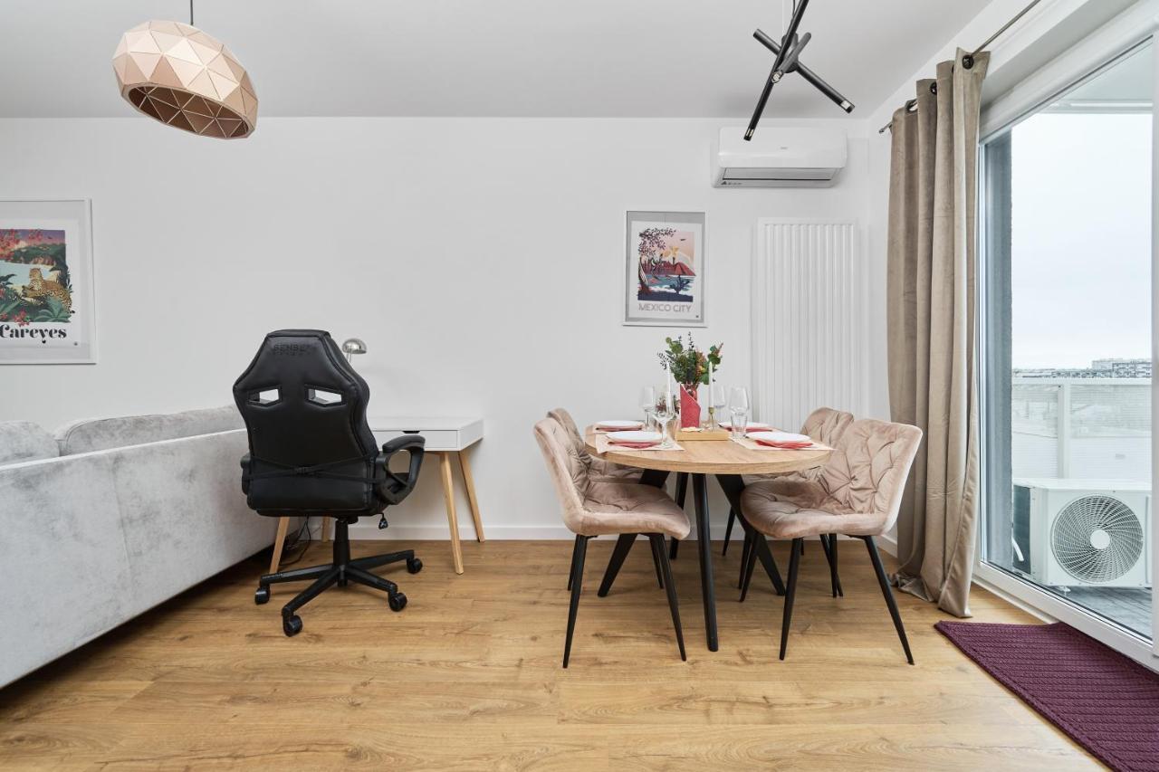 Miedziana 6 & 18 Apartment With Free Garage Wroclaw By Renters Exterior foto