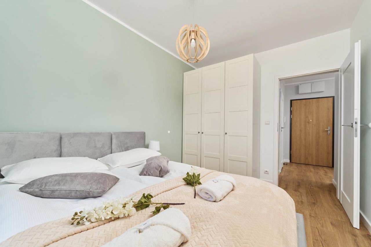 Miedziana 6 & 18 Apartment With Free Garage Wroclaw By Renters Exterior foto